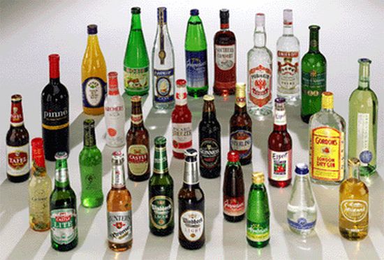 beer and wine bottles, beer bottles, colorful beer bottles